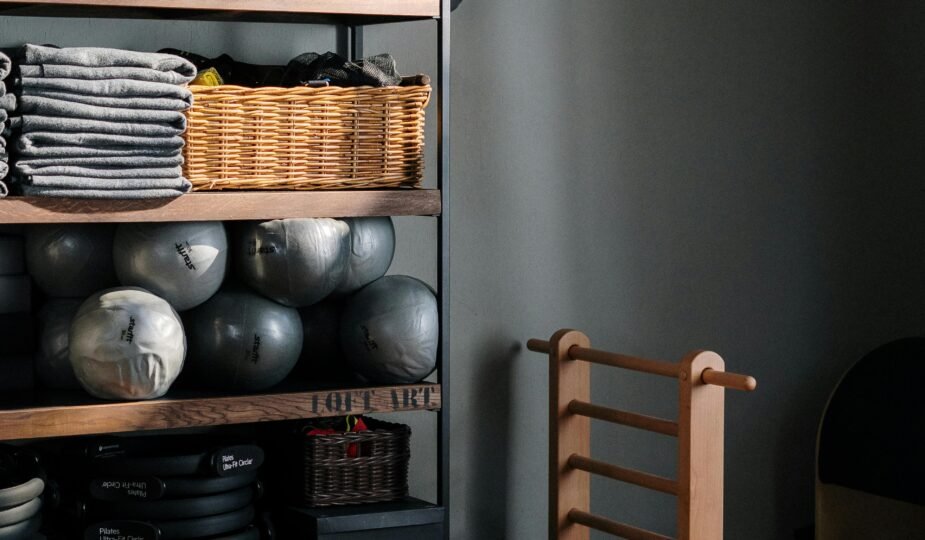 pexels cottonbro 4327024