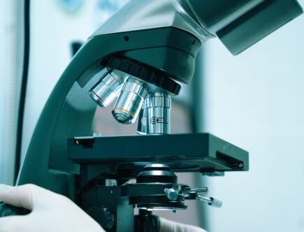 akram huseyn qv8jewwuhsi unsplash geriatria e gerontologia